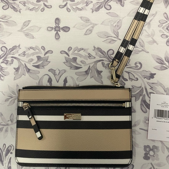 Kate Spade Wristlet - Picture 4 of 5